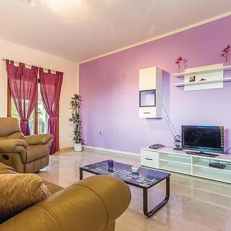 2 Bedroom Amazing In *