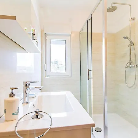 2 Bedroom Amazing In Apartment Barban