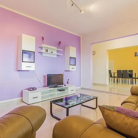 2 Bedroom Amazing In *